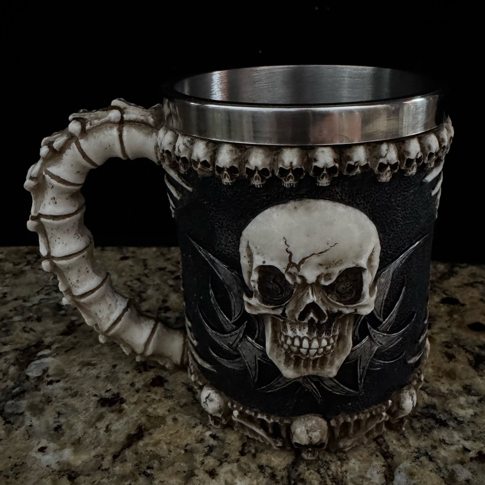 Gothic Skeleton  Skull Tankard Coffee Mug Cup Resin and Steel 12 Ounce Size